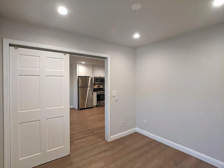 1811 Francisco St — Photo 16