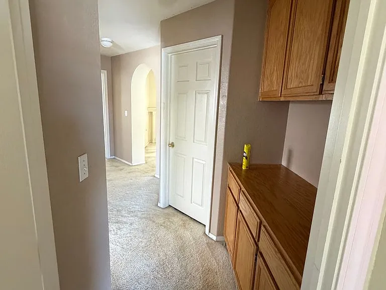 1648 Alberta St — Photo 24