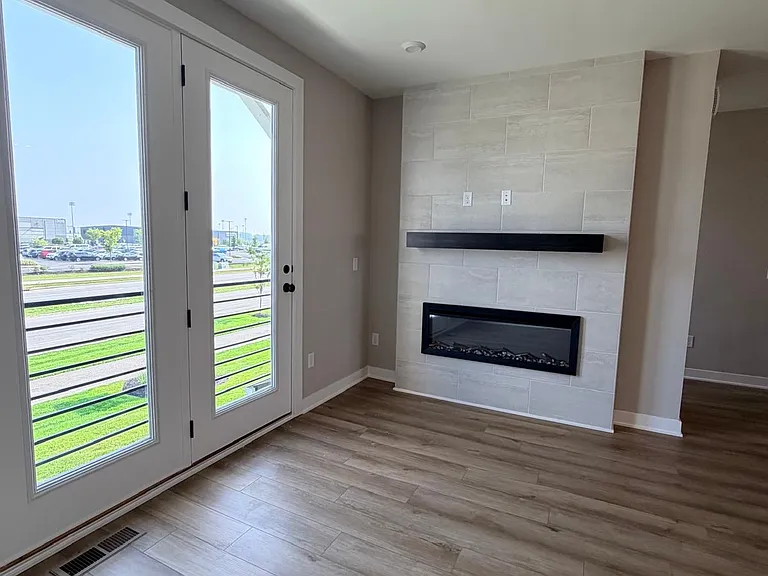 406 Elite St #406 — Photo 4