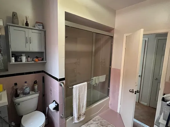 863 East 49th Street image 19 of 33