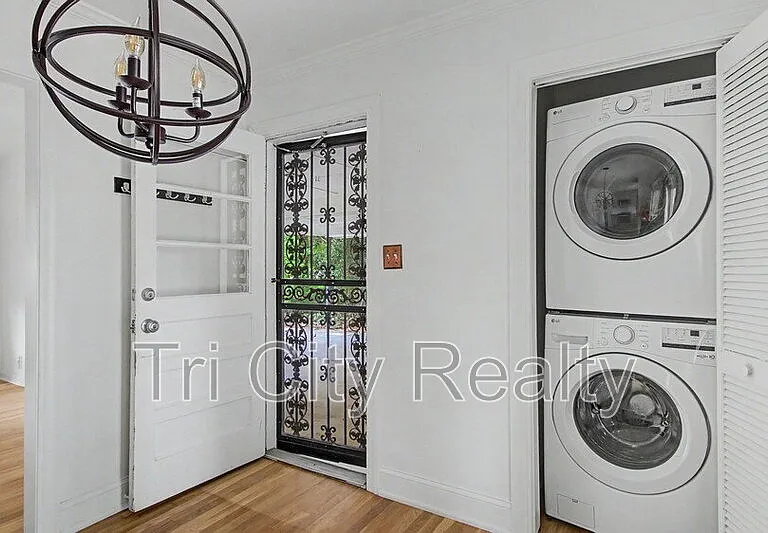 212 Hilltop Dr — Photo 17