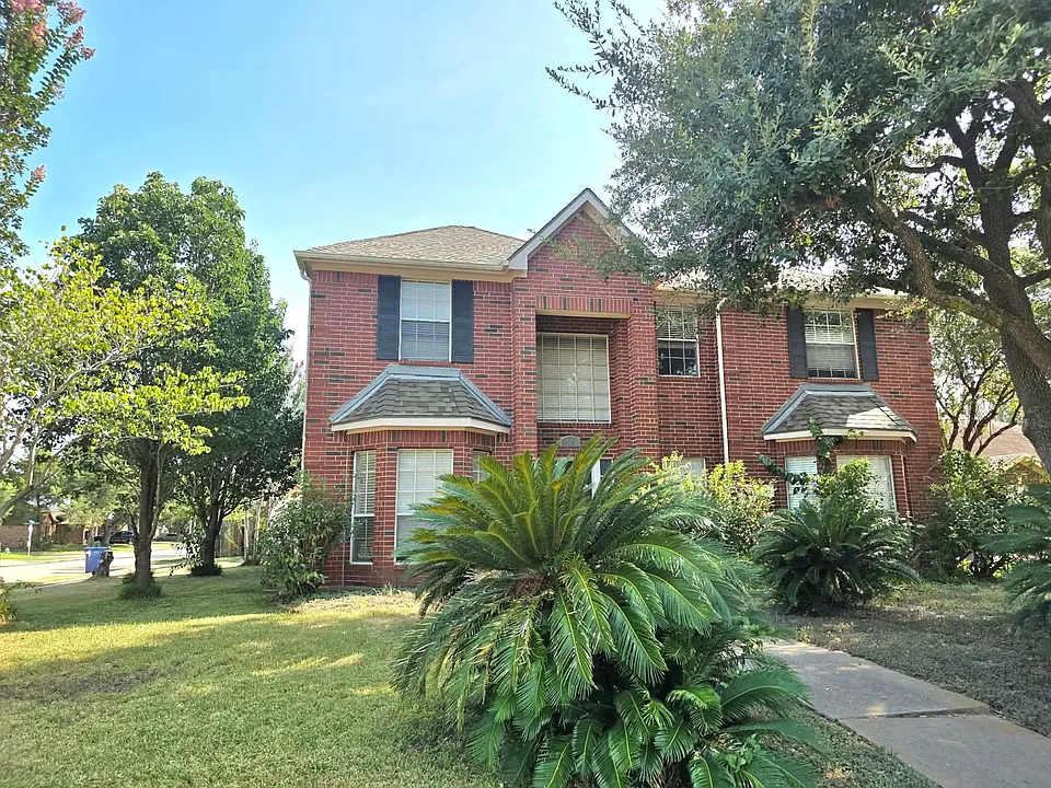 15003 Changing Oak Ridge Ct