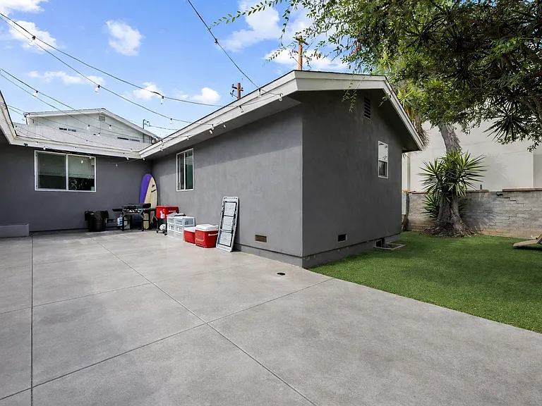 6180-6182 Mary Lane Dr — Photo 3