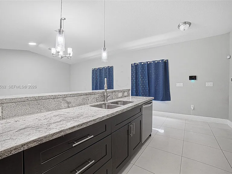 935 NW 2nd Ave — Photo 7