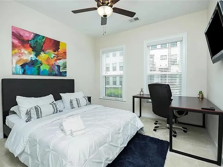 2048 Holtz Ln — Photo 14