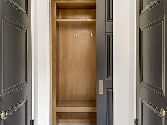 5th image of 4718 W Amherst Ave