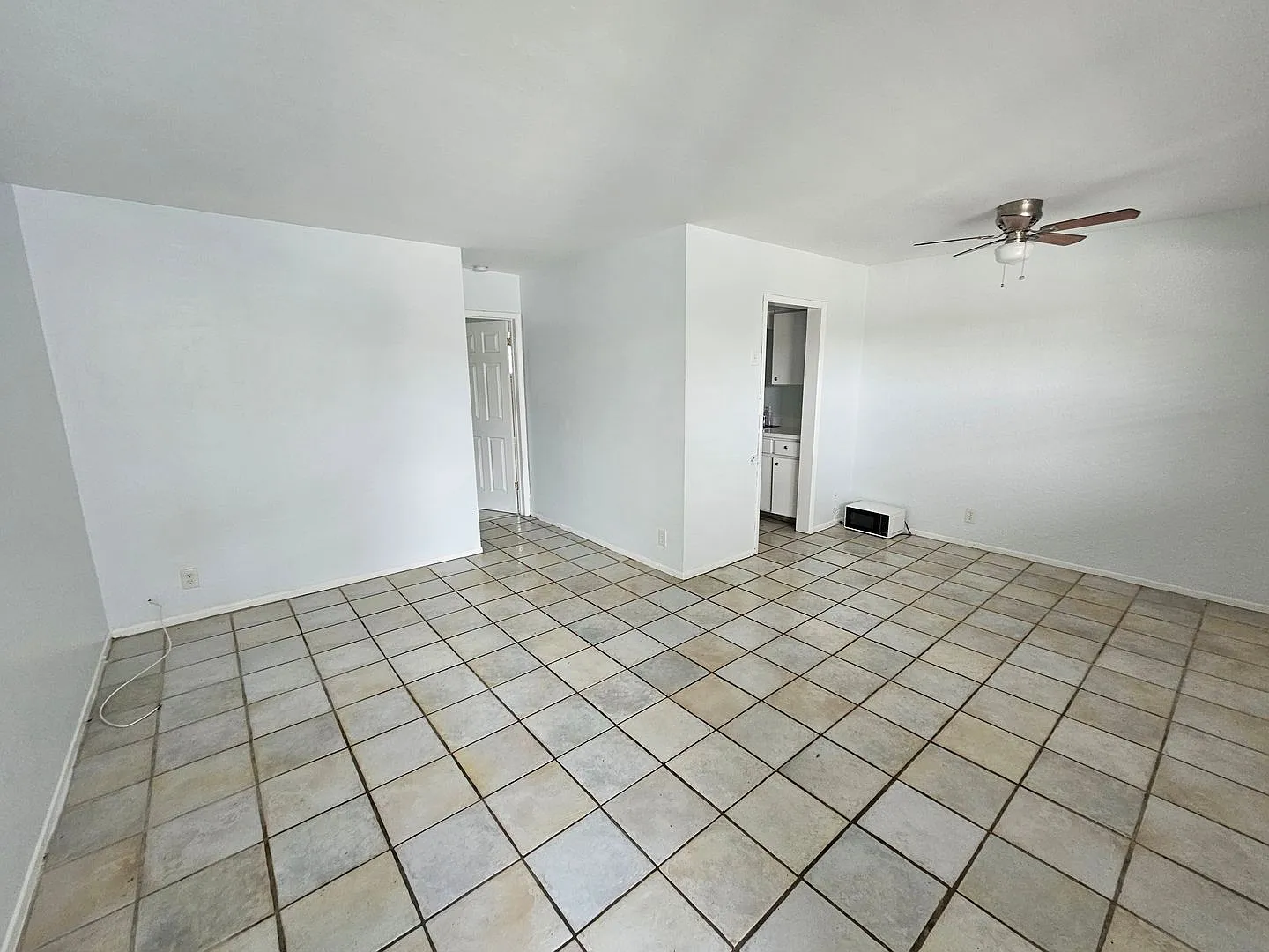 1760 NE 52nd Street — Photo 2