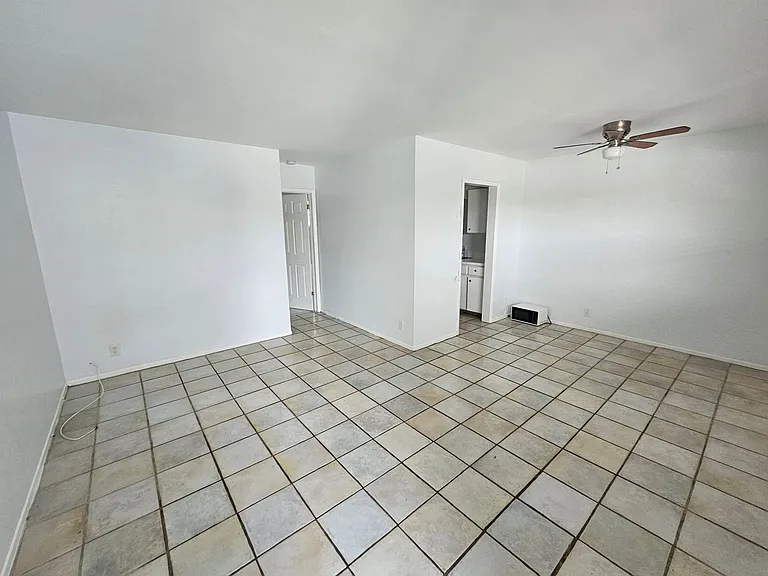 1760 NE 52nd St — Photo 10