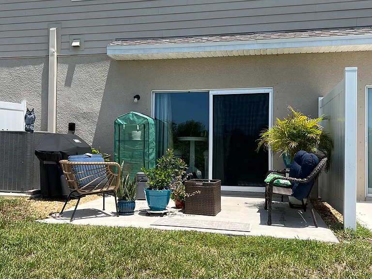 6043 Whetstone Ct — Photo 2