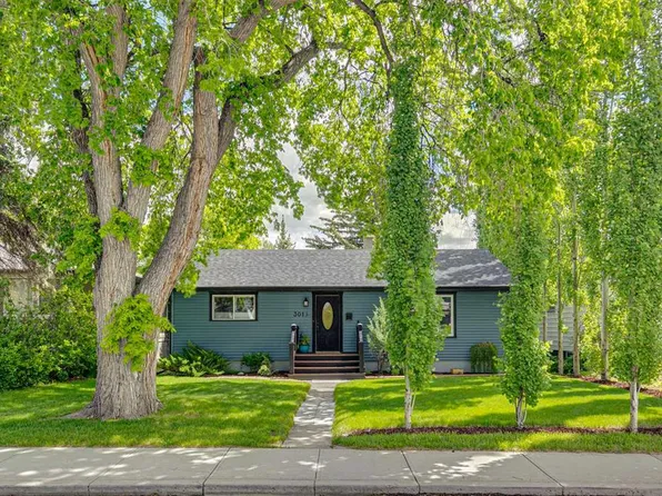 3016 W 29th St SW, Calgary, AB T3E 2L1