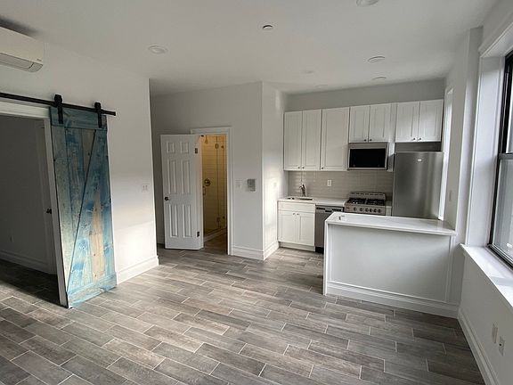 3rd image of 30-13 Broadway #3F
