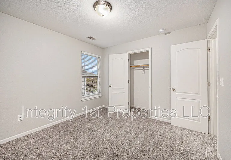 5926 NW 90th Ter — Photo 12