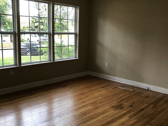 3rd image of 444 31st Ave N