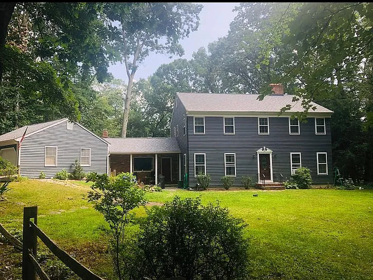 10 White Gate Rd — Photo 3