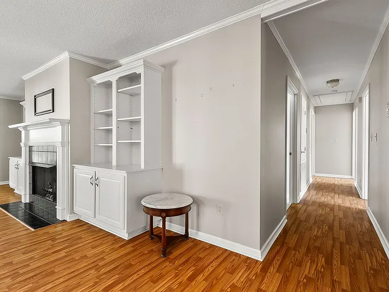 2496 Valley View Ln — Photo 17