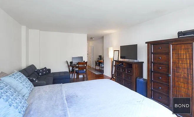 Rented by Bond New York | media 12