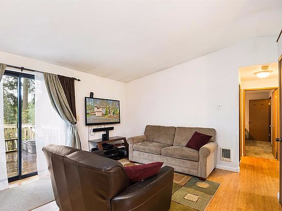 3rd image of 3308 Hillington Ct SE