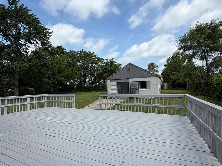 1212 E 39th Pl — Photo 14
