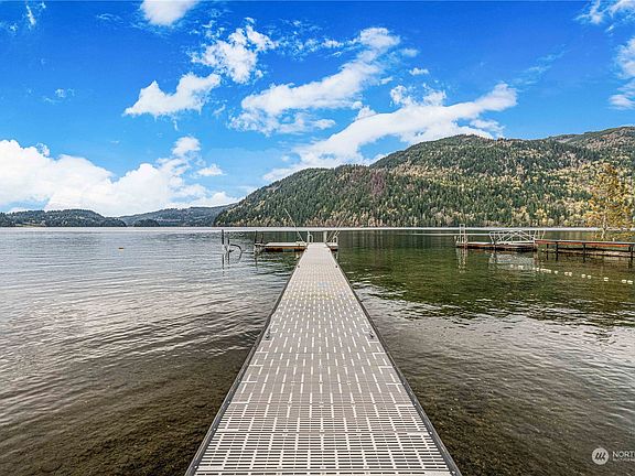 3rd image of 3598 S Bay Drive