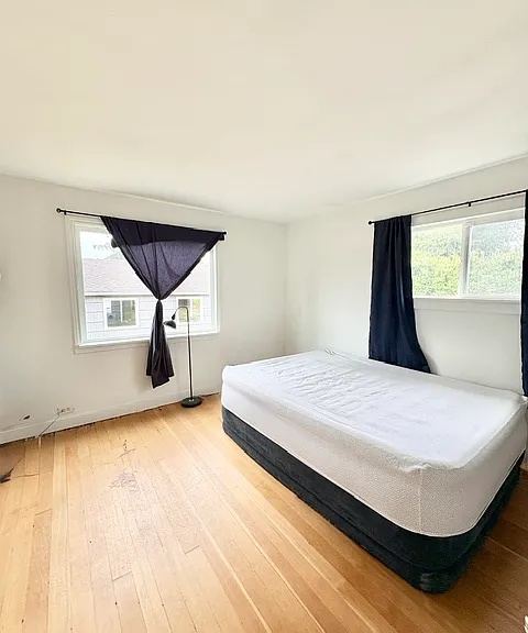 3012 Hollywood Ave NE — Photo 11