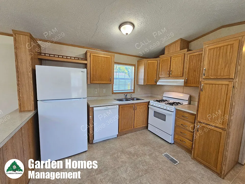 27 Woodside Ln