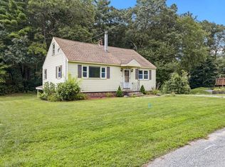 18 Stuart St, Oxford, MA 01540
