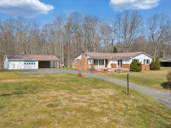 212 W West Ln, Crawley, WV 24931