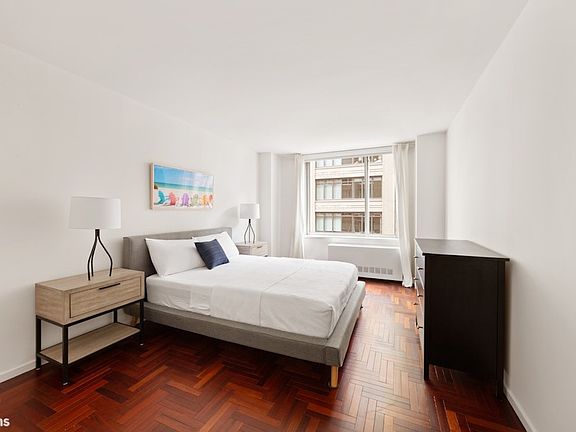 3rd image of 2373 Broadway APT 526