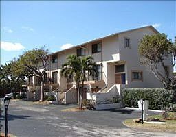 5th image of 3240 NE 11th St APT 205