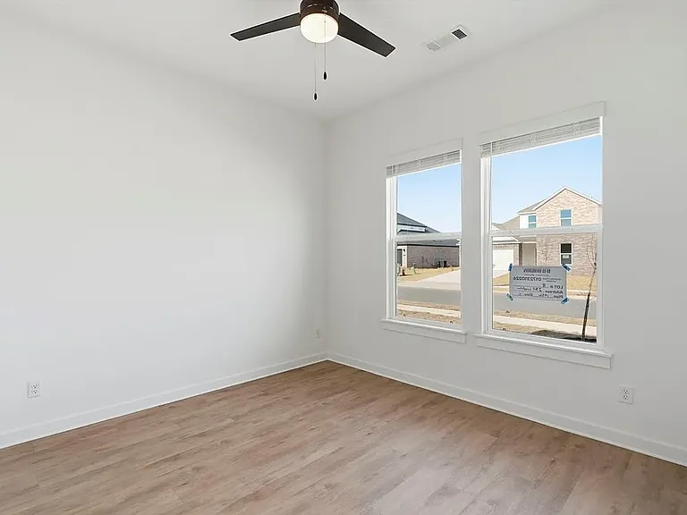 2311 Longfellow Dr — Photo 28