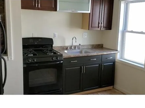 122 Winthrop St APT 2, Taunton, MA 02780