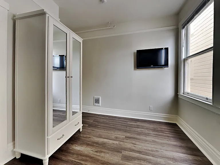 1499 California St. — Photo 30