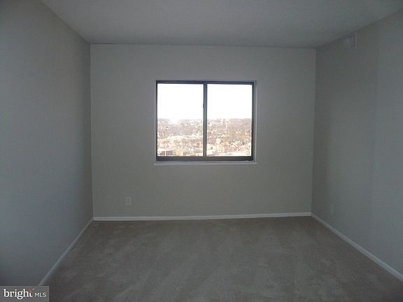 5th image of 900 N Stafford St APT 2015