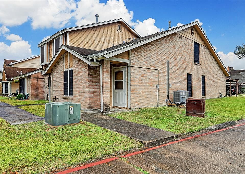 1st image of 2011 Country Village Blvd Unit A