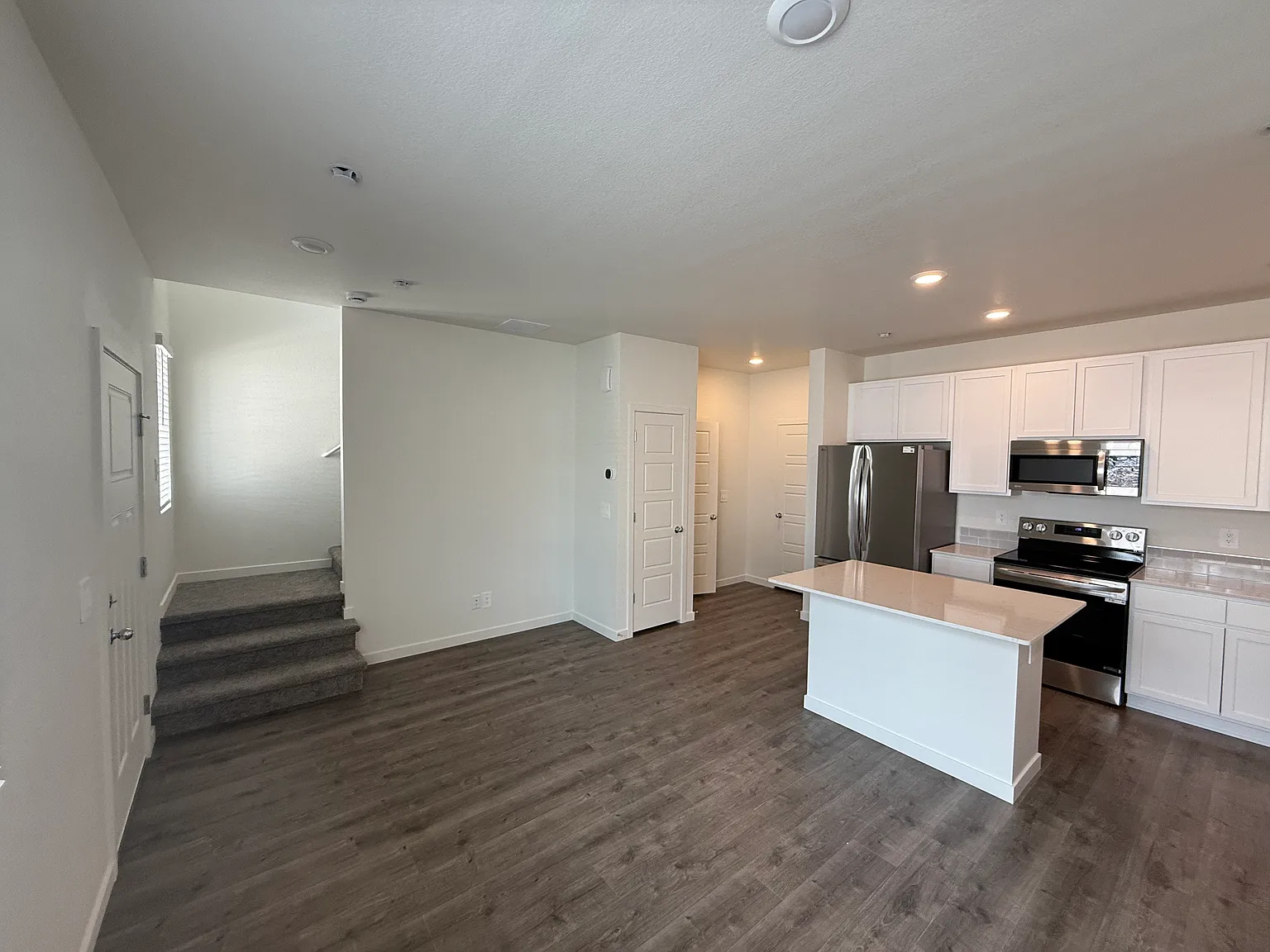 415 Condor Way — Photo 3