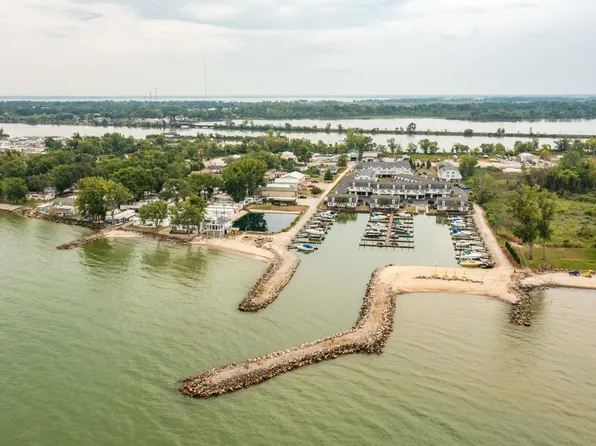 47 N Schooner Point, Pt Clinton, OH 43452