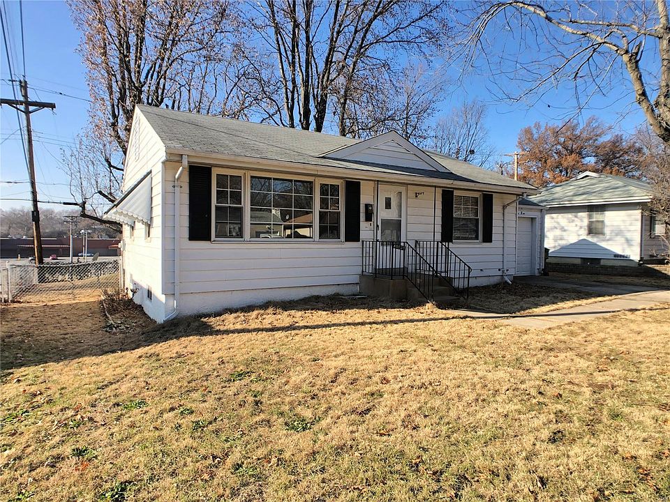 1st image of 10139 Dwight Dr