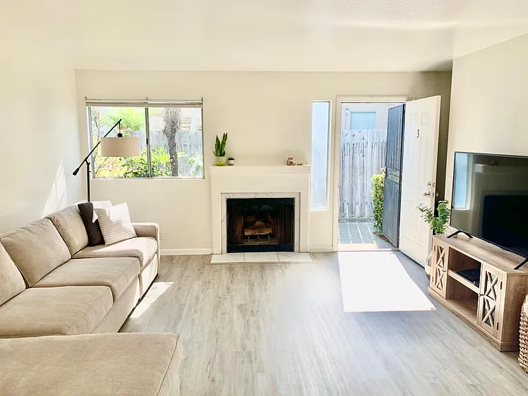 1833 Hornblend St #3 — Photo 2