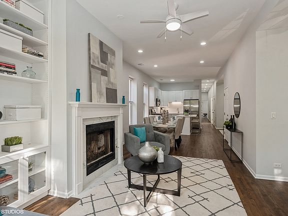 3rd image of 1710 W Erie St #201