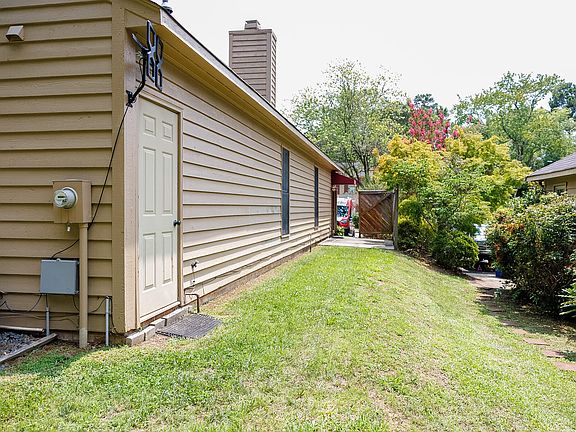 5th image of 90 Stone Hill Ct #90