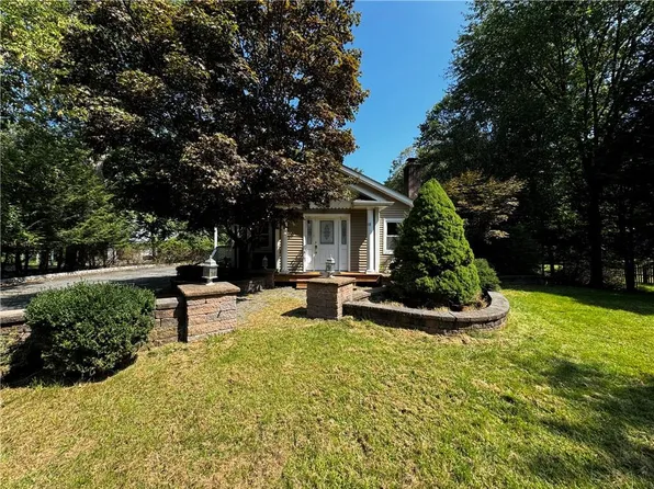 118 Shuart Rd, Airmont, NY 10952