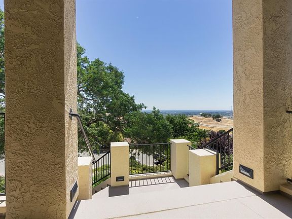 5th image of 4072 Hensley Cir