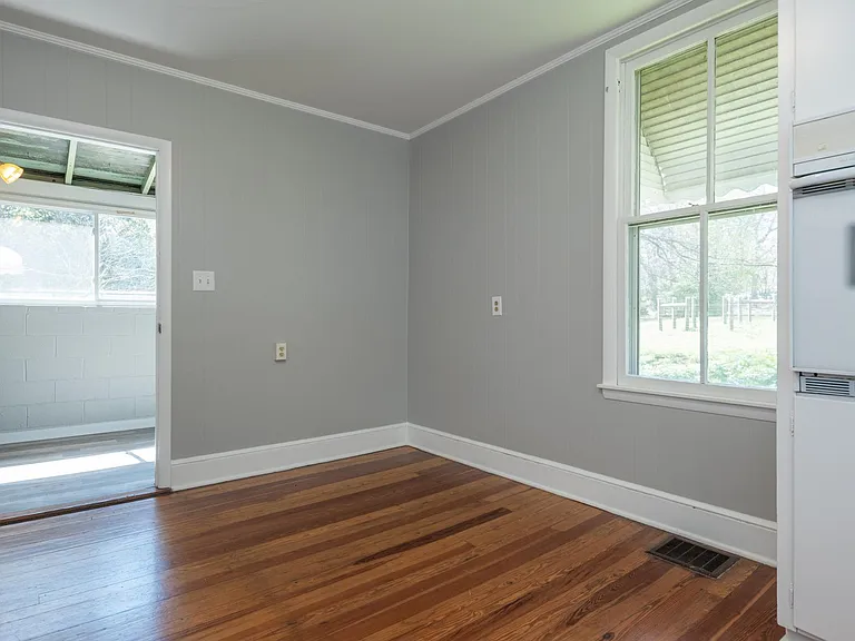 156 Grove St — Photo 10