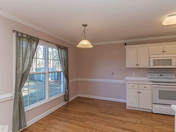 4th image of 311 Green Dr