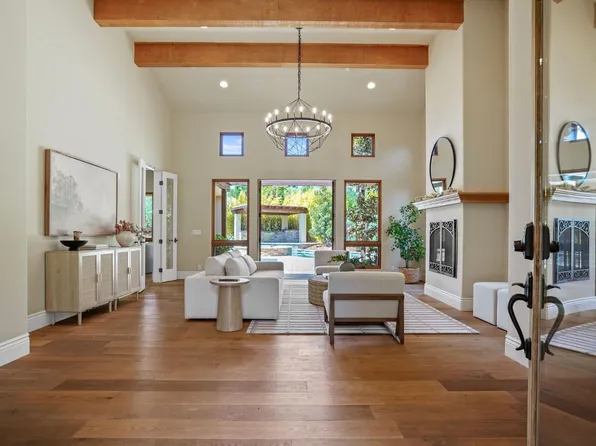 1366 Pars Oak Ln, Carmichael, CA 95608