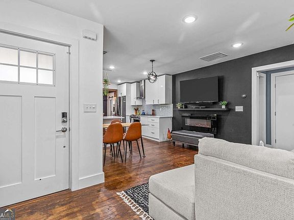 4th image of 2026 Glendale Dr