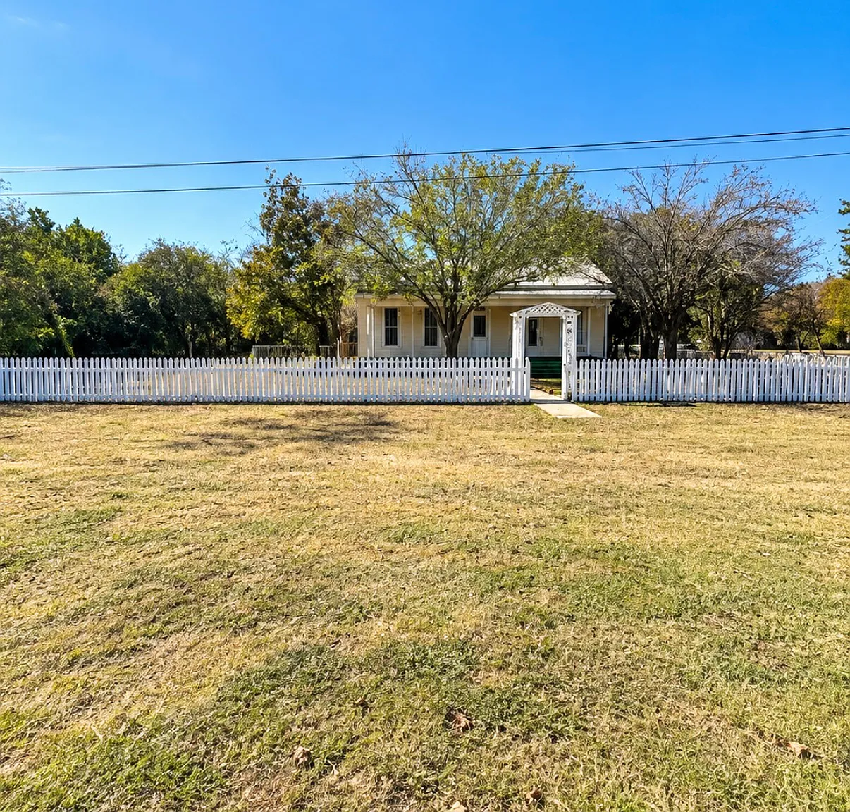 3 bed, 2028 sqft, $1,750 — Photo 1