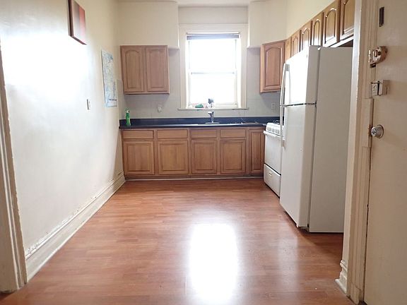 4th image of 695 Sheffield Ave APT 2