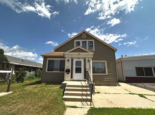 1023 N Riverfront Dr, Mankato, MN 56001
