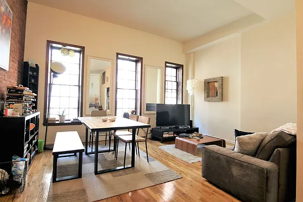 Rented by JK Dansar Corp | media 20